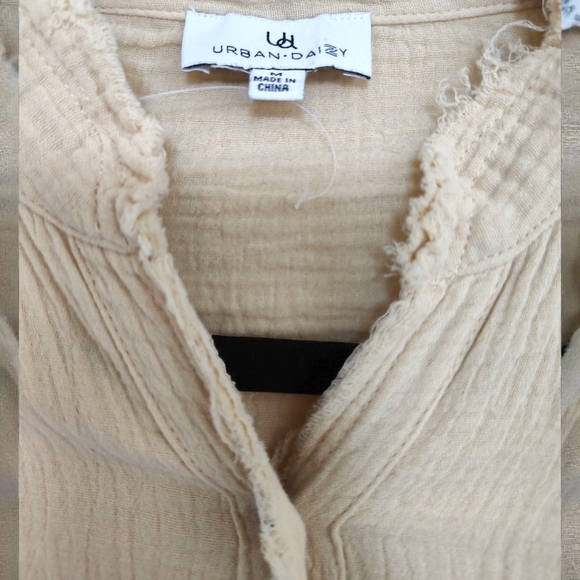 Women's Urban Daixy Light Yellow Button Down Shirt, M - Picture 3 of 4